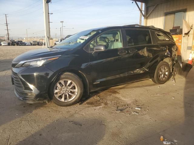 2021 Toyota Sienna LE