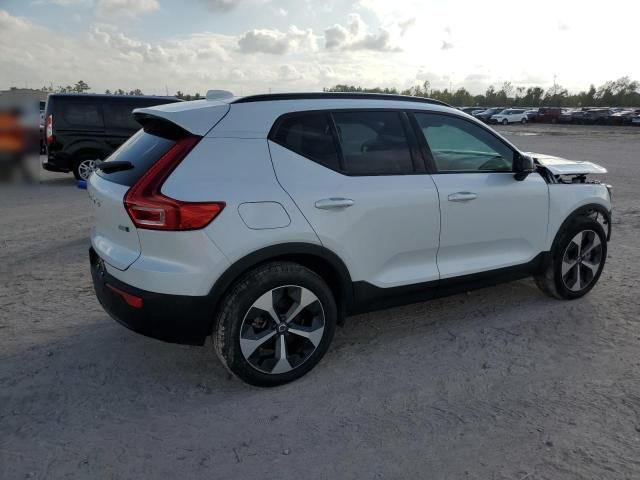 2024 Volvo XC40 Core