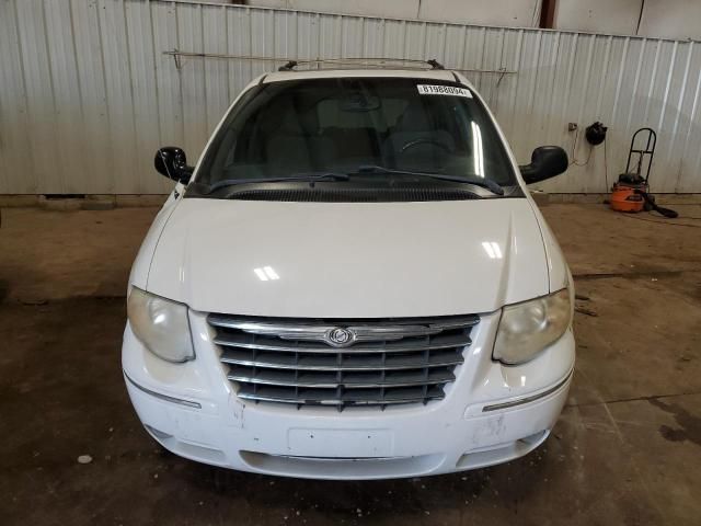 2005 Chrysler Town & Country Limited