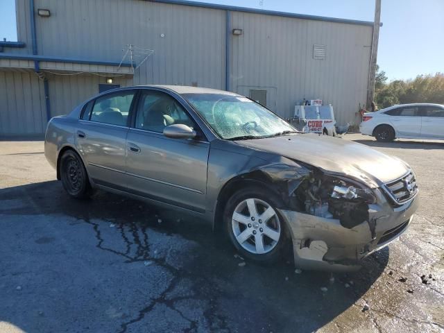 2004 Nissan Altima Base