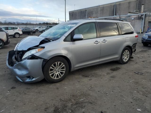 2013 Toyota Sienna XLE