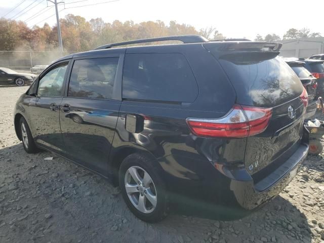 2015 Toyota Sienna LE