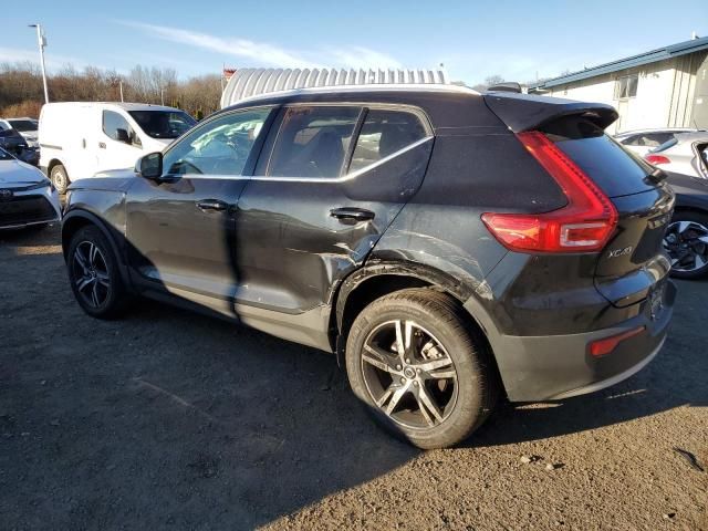 2024 Volvo XC40 Core