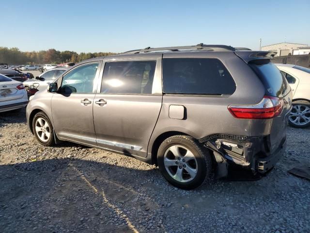 2016 Toyota Sienna LE