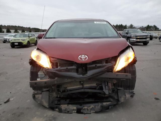 2013 Toyota Sienna LE