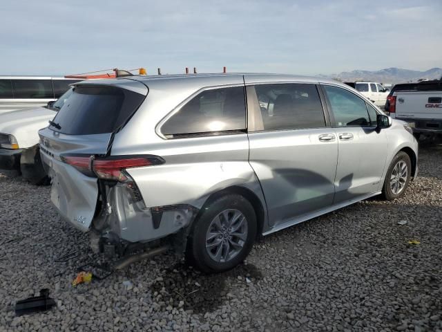 2021 Toyota Sienna LE