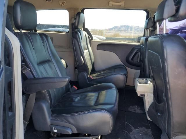 2012 Chrysler Town & Country Touring