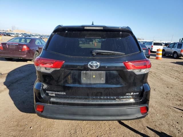 2019 Toyota Highlander SE