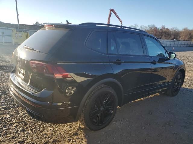 2022 Volkswagen Tiguan SE R-LINE Black