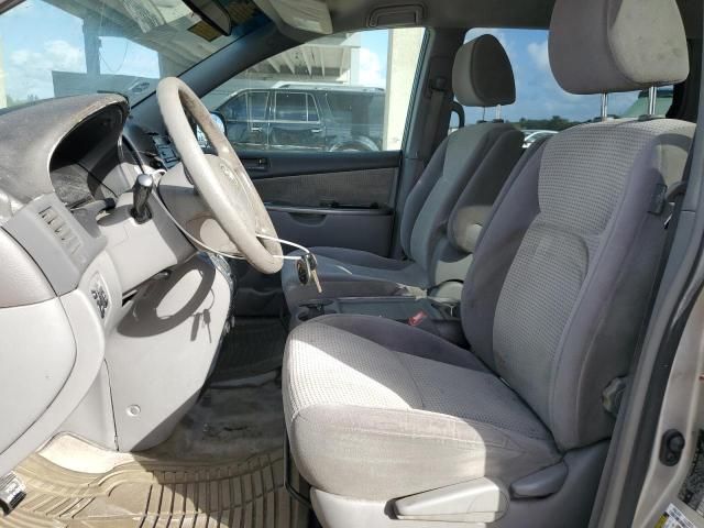 2009 Toyota Sienna CE