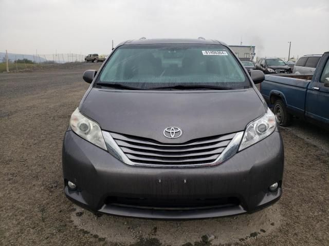 2017 Toyota Sienna XLE