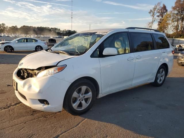 2015 Toyota Sienna LE