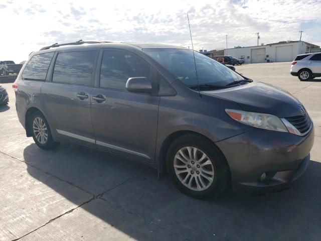 2013 Toyota Sienna XLE