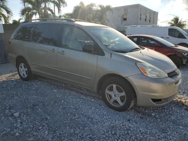 2004 Toyota Sienna CE