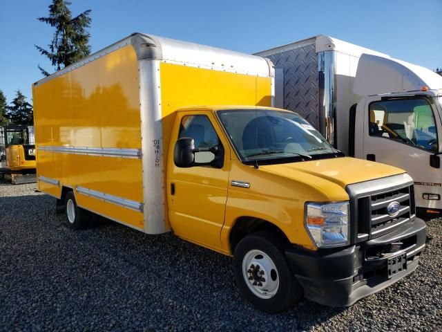 2022 Ford Econoline E350 Super Duty Cutaway Van