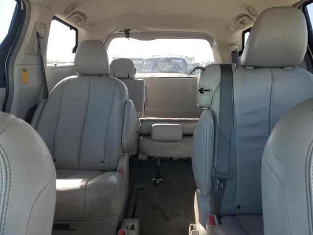 2014 Toyota Sienna XLE