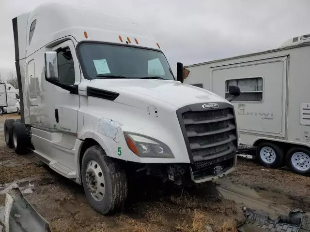 2018 Freightliner Cascadia 126