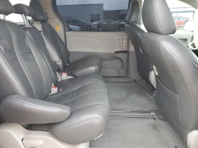 2014 Toyota Sienna LE