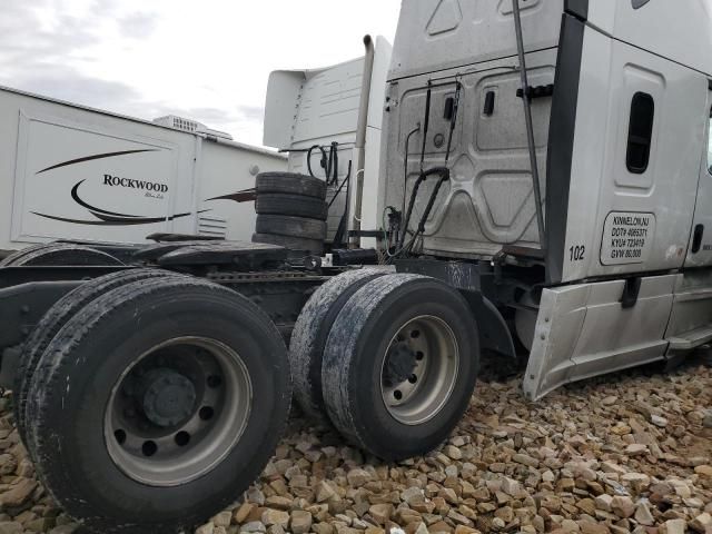 2019 Freightliner Cascadia 126