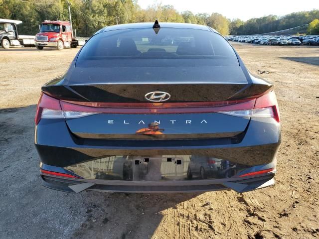 2023 Hyundai Elantra SE