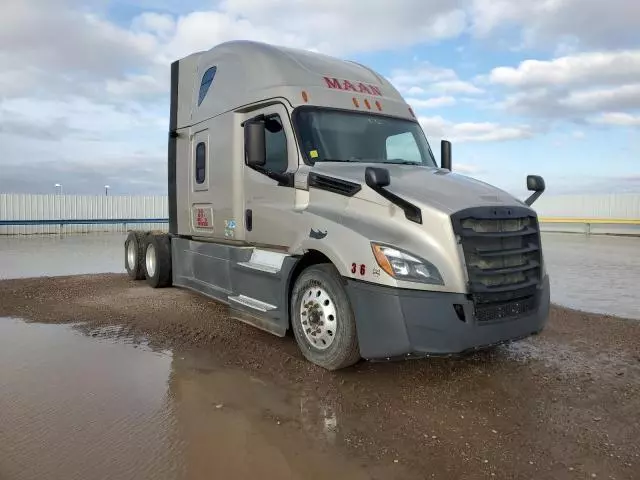 2019 Freightliner Cascadia 126