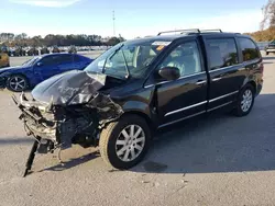 Chrysler Vehiculos salvage en venta: 2011 Chrysler Town & Country Touring L