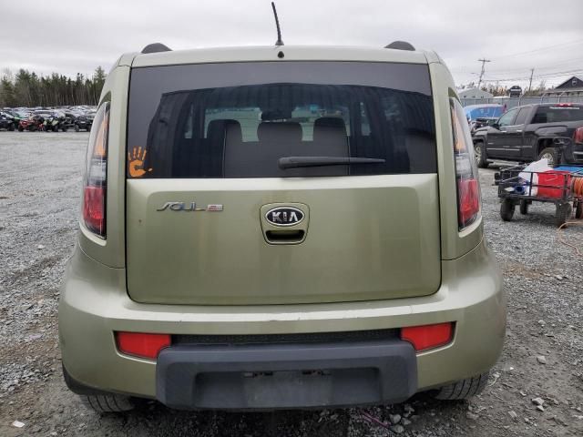 2010 KIA Soul +