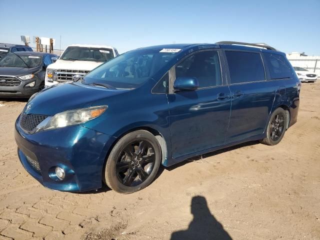 2011 Toyota Sienna Sport