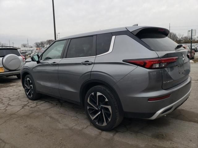 2022 Mitsubishi Outlander SE