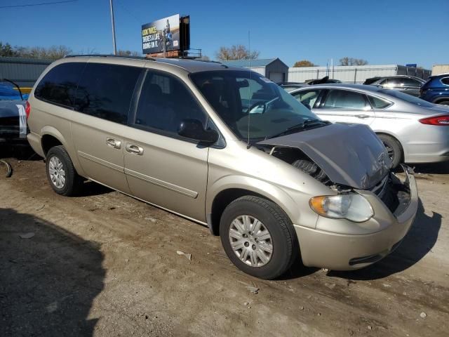 2006 Chrysler Town & Country LX