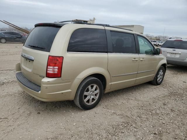 2010 Chrysler Town & Country Touring