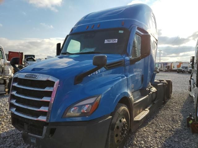 2021 Freightliner Cascadia 126