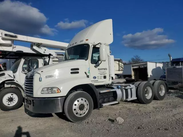 2017 Mack 600 CXU600