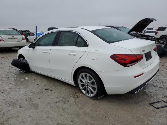 2019 Mercedes-Benz A 220