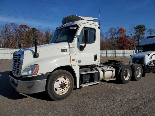 2016 Freightliner Cascadia 125