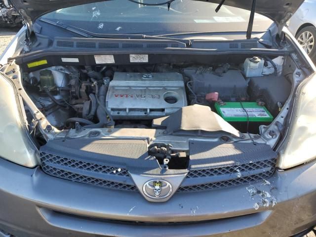 2004 Toyota Sienna XLE