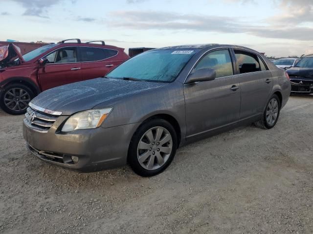 2005 Toyota Avalon XL