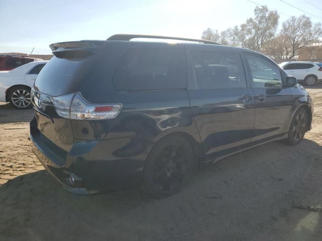 2011 Toyota Sienna Sport