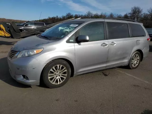 2013 Toyota Sienna XLE