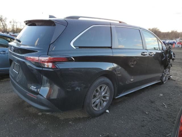 2021 Toyota Sienna XLE