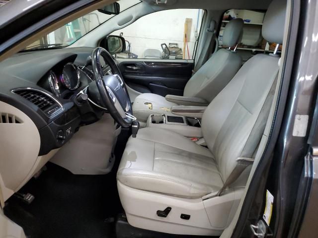 2016 Chrysler Town & Country Touring