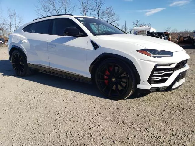 2021 Lamborghini Urus