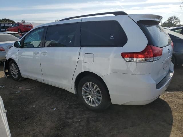 2014 Toyota Sienna XLE