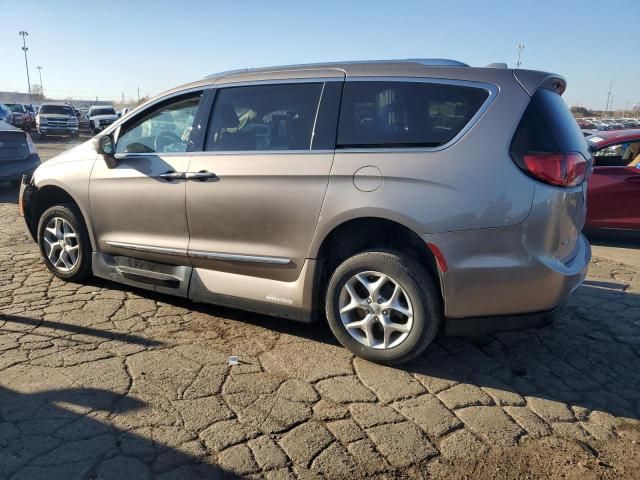 2017 Chrysler Pacifica Touring L Plus