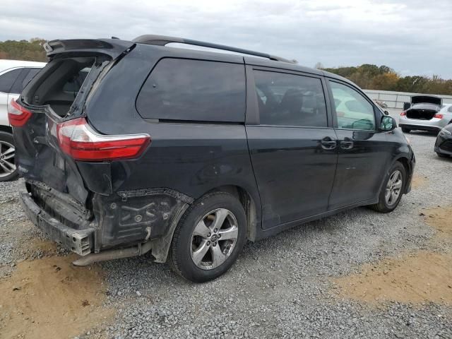 2018 Toyota Sienna LE