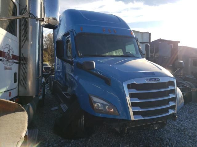 2020 Freightliner Cascadia 126