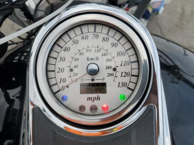 2005 Suzuki C90