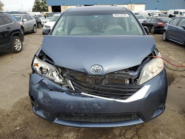 2013 Toyota Sienna LE