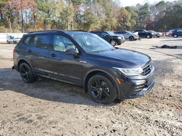 2023 Volkswagen Tiguan SE R-LINE Black