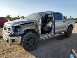 2017 Toyota Tundra Crewmax SR5 en venta en Mercedes, TX